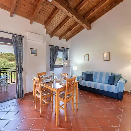 Cozy Flat With Pool Near Apartamento Stintino