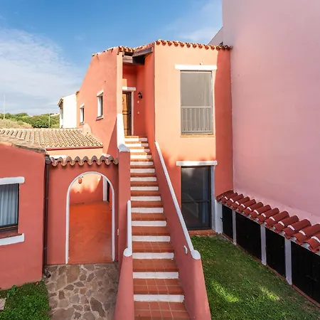 Cozy Flat With Pool Near Apartamento Stintino