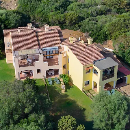 Cozy Flat With Pool Near Apartamento Stintino